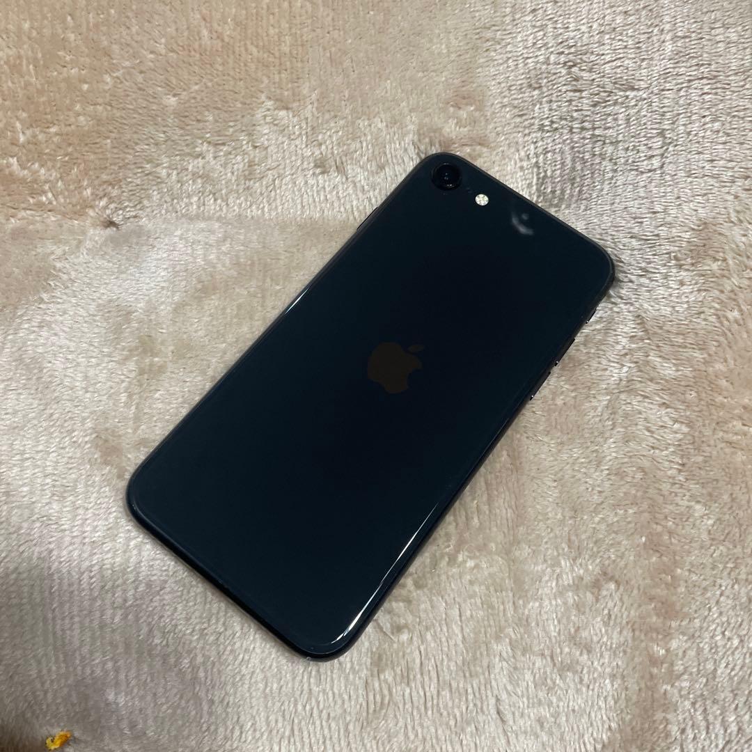 Apple iPhoneSE 第二世代　2020年モデル　ブラック 本体