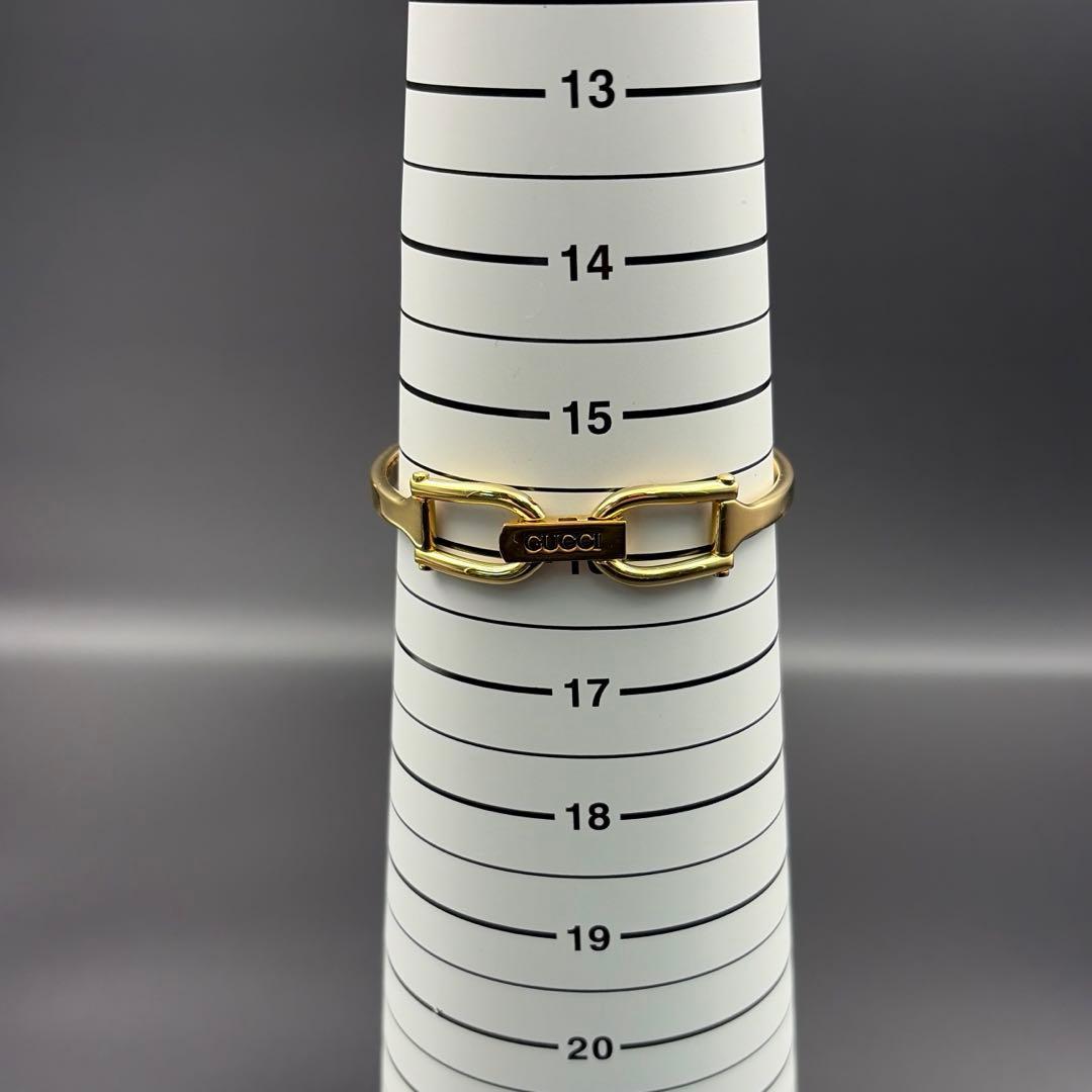 GUCCI 1500 ゴールド×ブラック文字盤 バングルウォッチ