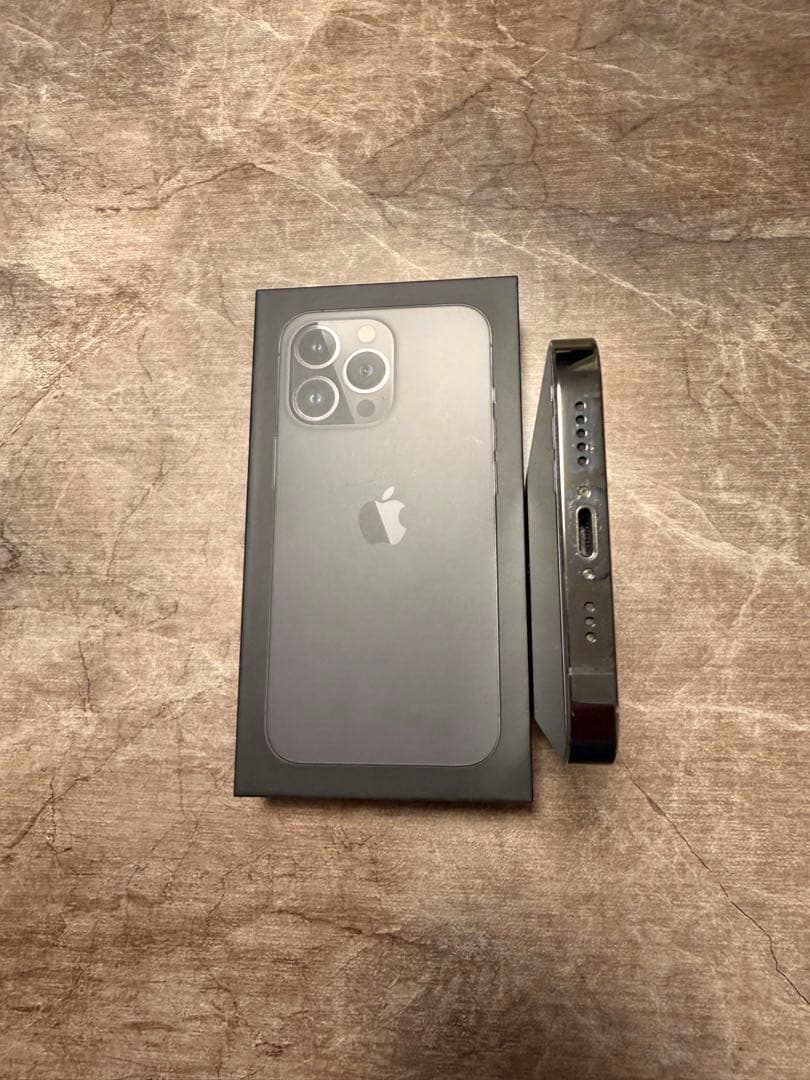 iPhone 13pro グラファイト　256GB SIM解除済み