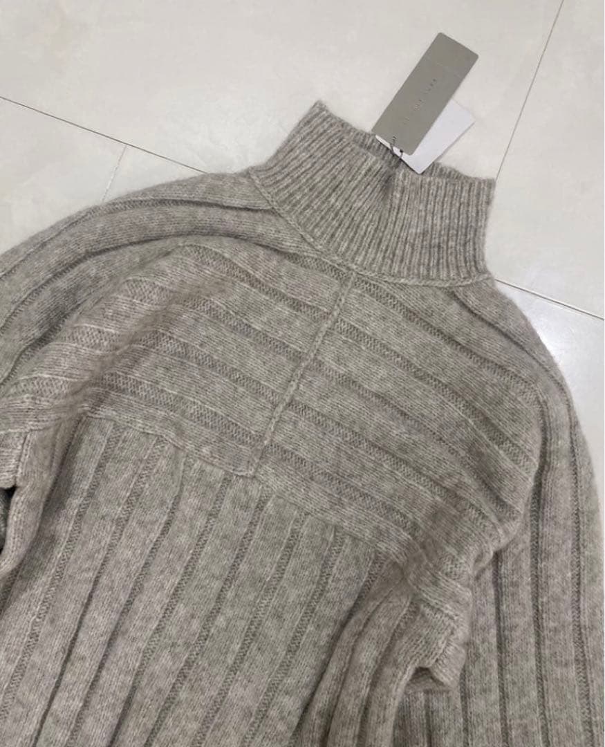 専用☆セオリーリュクス2024モックネックニット3.9万未使用