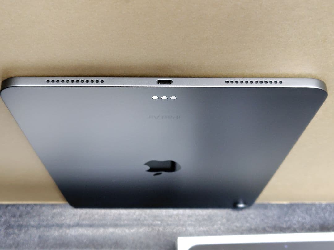 [美品] iPad Air 第5世代 スペースグレイ 64GB WiFiモデル