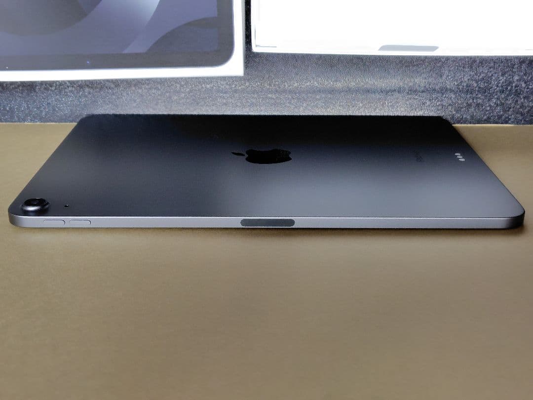 [美品] iPad Air 第5世代 スペースグレイ 64GB WiFiモデル