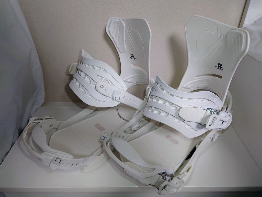 24-25 FLUX DS ホワイト M（未使用）スノーボードビンディング