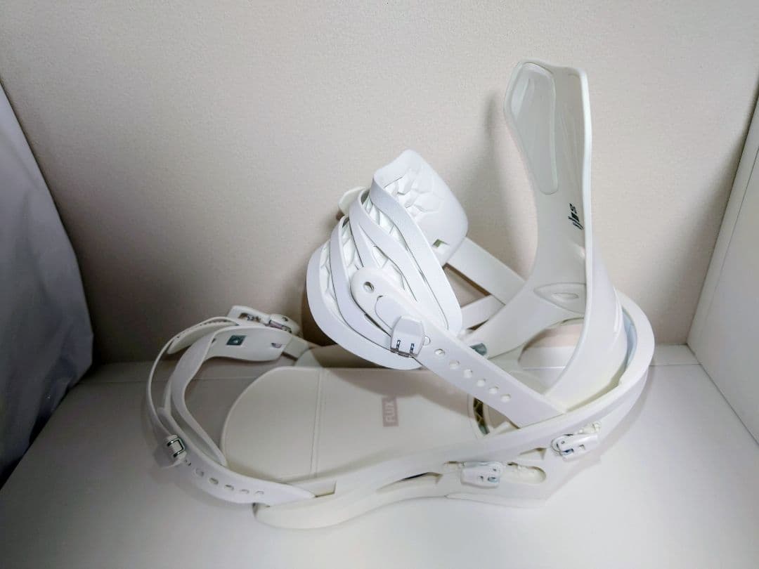 24-25 FLUX DS ホワイト M（未使用）スノーボードビンディング