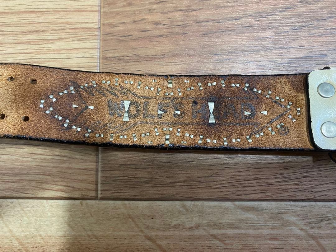 WOLF'S HEAD 35mmスタッズリストバンド/白