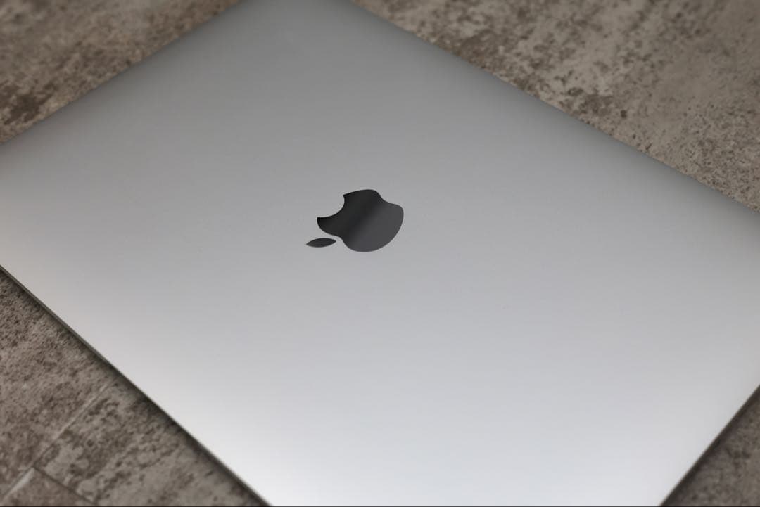 【希少16GBメモリ】M1 MacBookAir 512GBシルバー 箱充電器付