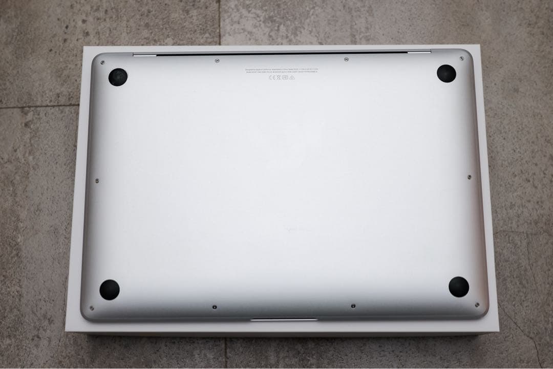 【希少16GBメモリ】M1 MacBookAir 512GBシルバー 箱充電器付