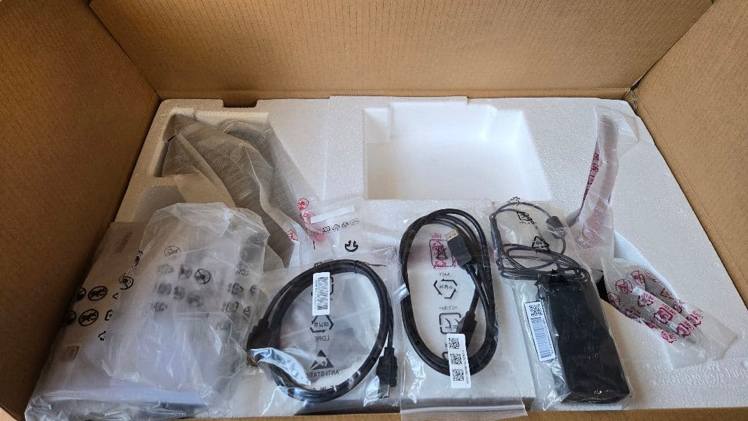 ディスプレイ・モニター本体 LG nano IPS 27gp 83b