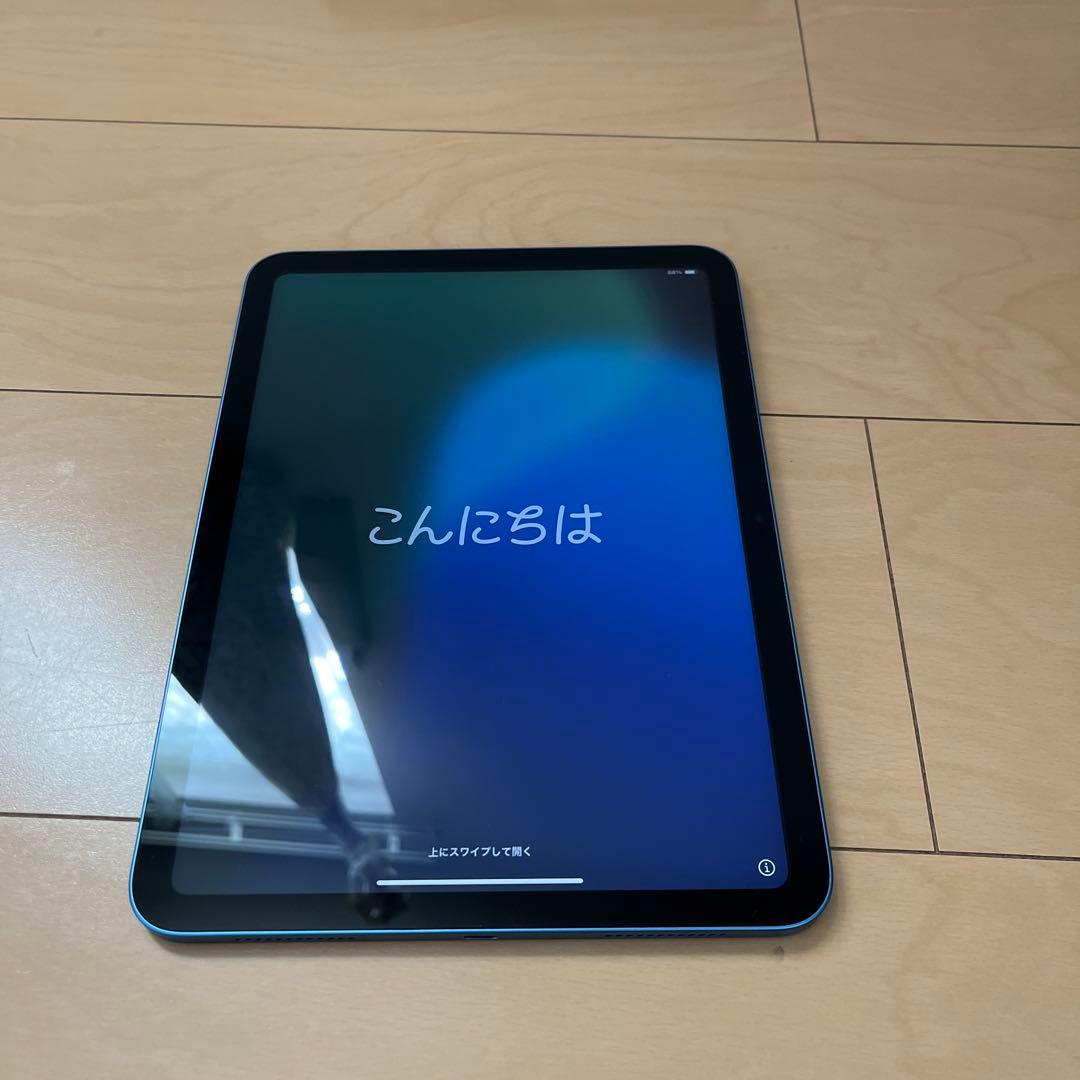 T*a様 Apple iPad 第10世代64GB ブルー　本体のみケース付き
