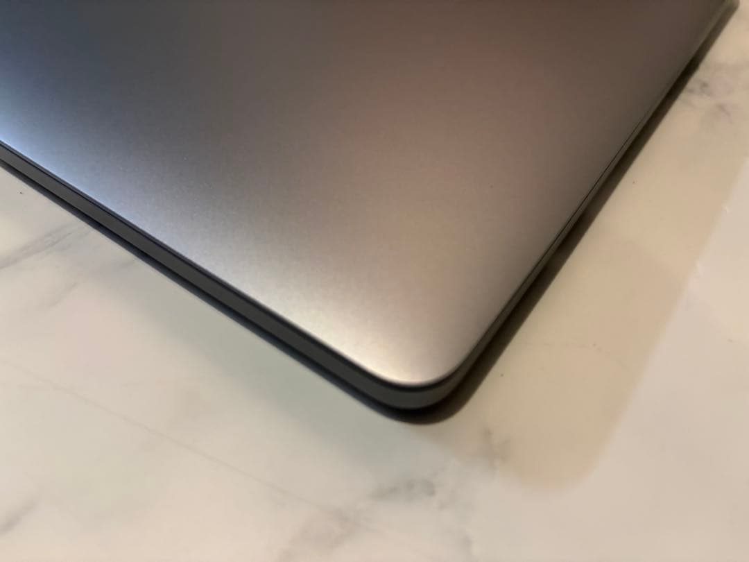 【美品】MacBook Pro 13インチ 2019スペースグレイ A2159