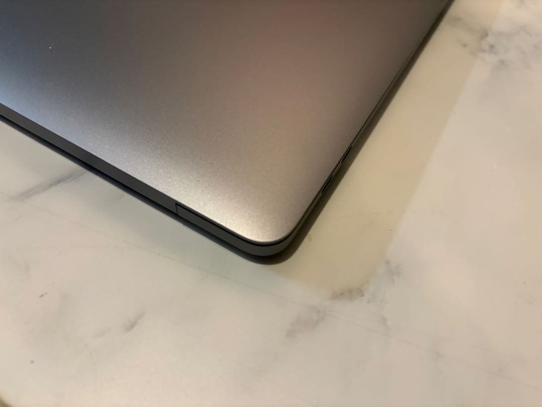 【美品】MacBook Pro 13インチ 2019スペースグレイ A2159