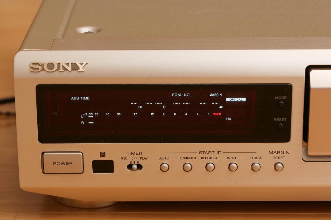 SONY ソニー DATデッキ DTC-ZE700 通電確認のみジャンク品