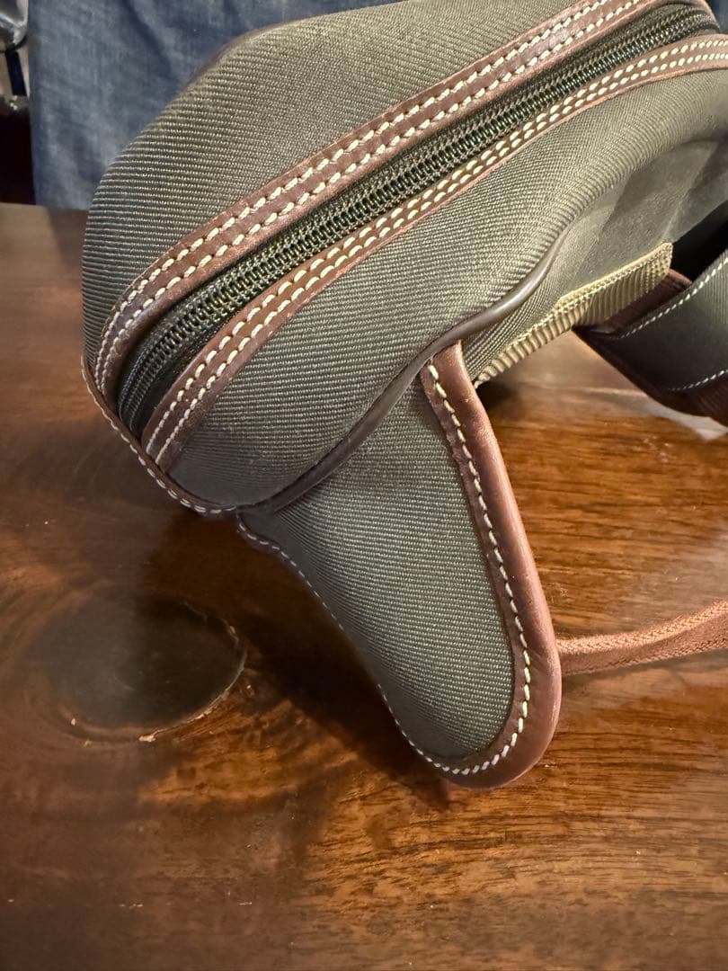 ハンティングワールド　オリーブグリーン ボディバッグ極美品　ユニセックス