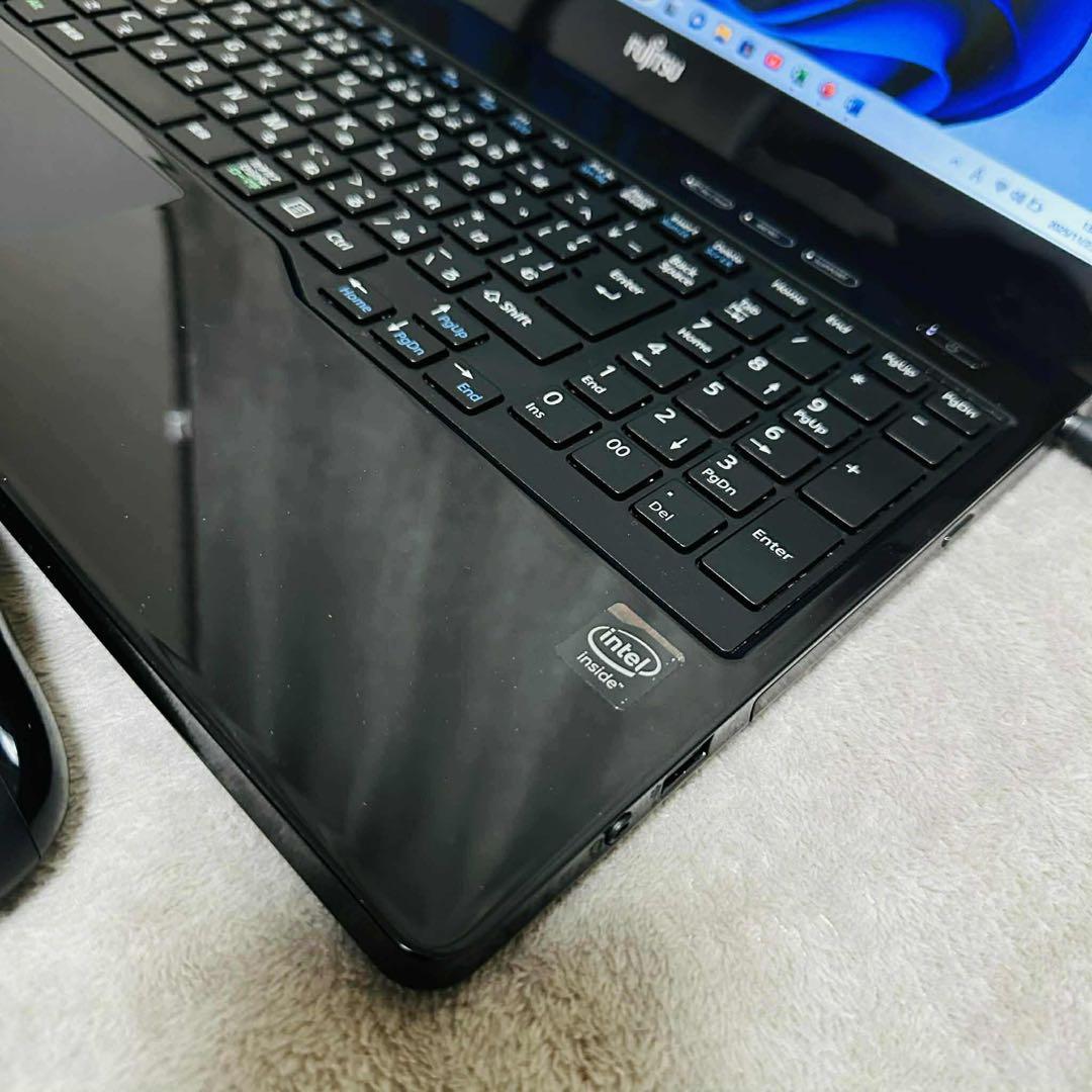 S187 FujitsuノートパソコンSSD高速 WEBカメラWindows11