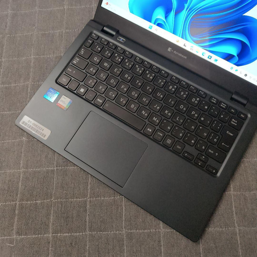 美品 Dynabook 超軽量 驚速 11世代i7 16GB SSD 512GB