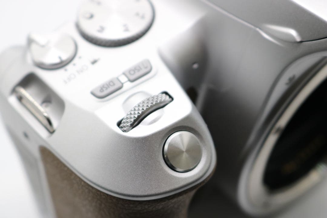 美品 【Canon EOS Kiss X10 レンズセット】 Wi-Fi搭載