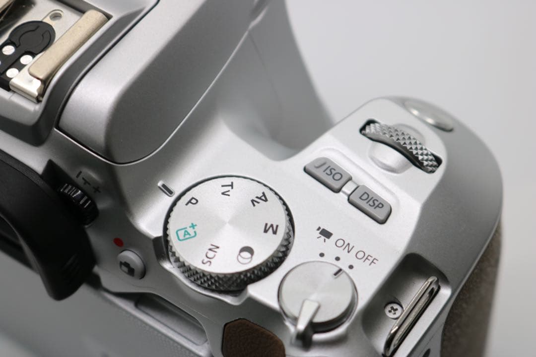 美品 【Canon EOS Kiss X10 レンズセット】 Wi-Fi搭載