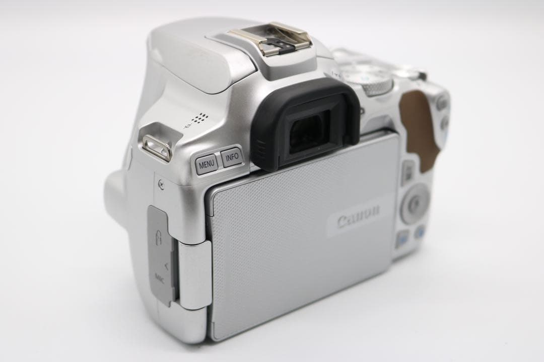 美品 【Canon EOS Kiss X10 レンズセット】 Wi-Fi搭載