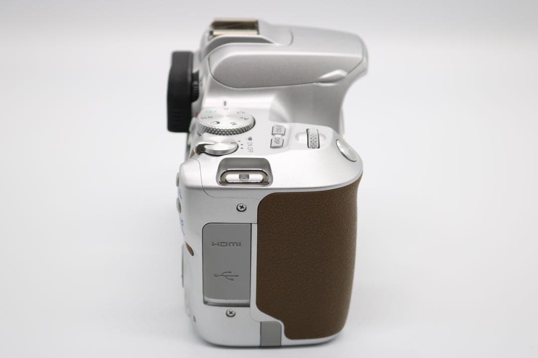 美品 【Canon EOS Kiss X10 レンズセット】 Wi-Fi搭載