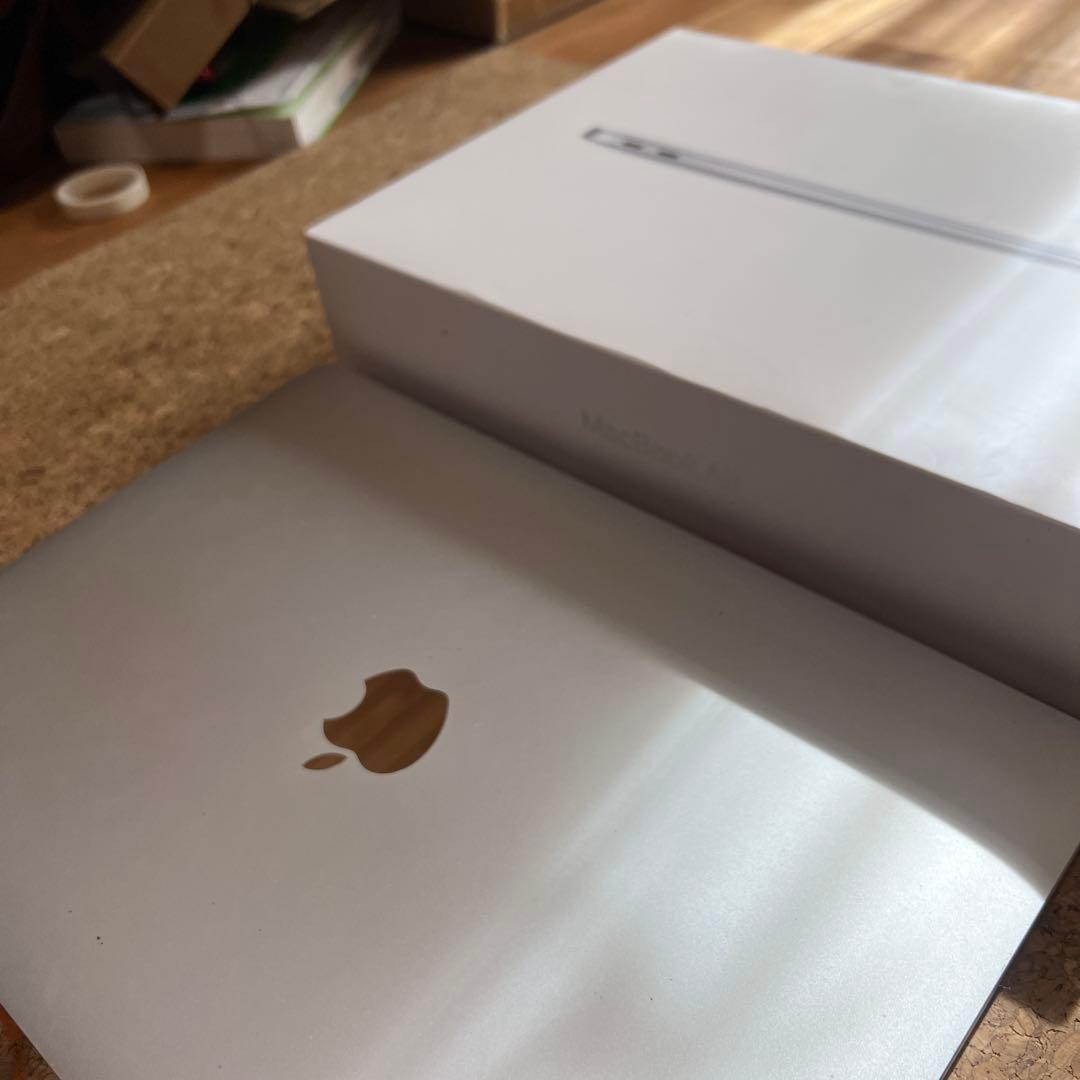 MacBook Air 2020 M1 シルバー 本体のみ 箱付き 液晶割れあり