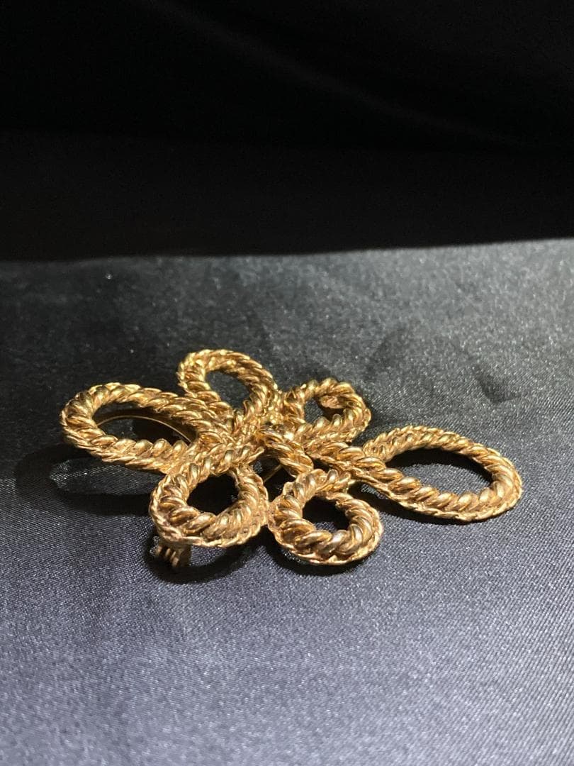 イヴ・サンローラン ゴールドカラー ロープ 結び目 ブローチ ヴィンテージ