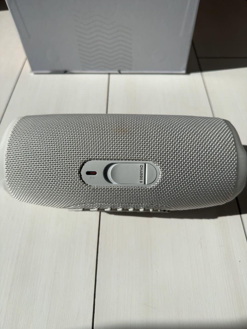 JBL CHARGE5 White Bluetoothスピーカー