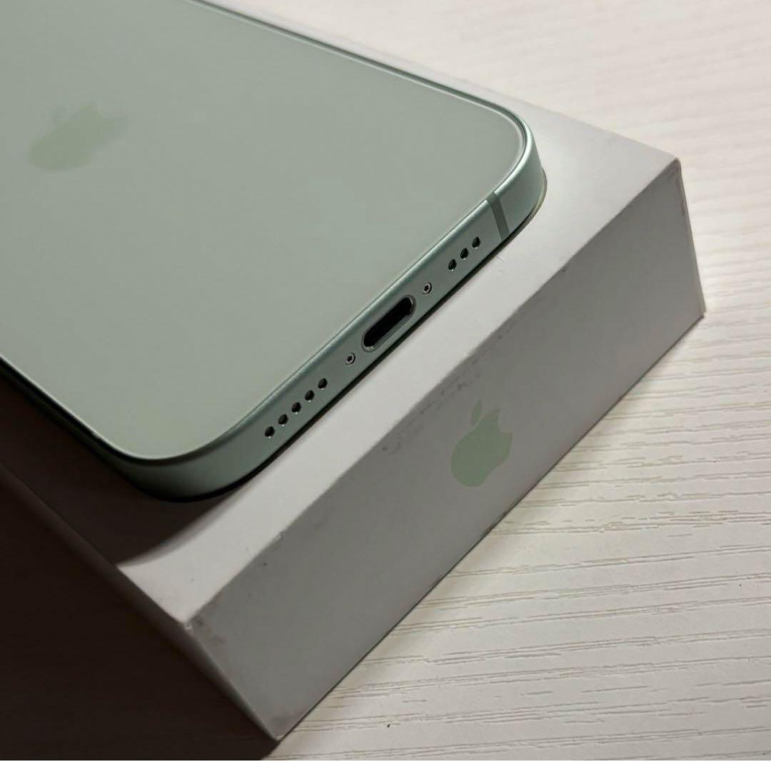 iPhone15 256GB グリーン SIMフリー 極美品