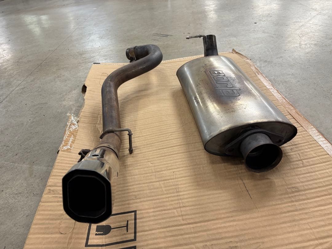 【中古】TJラングラー TJ40 Borla マフラー