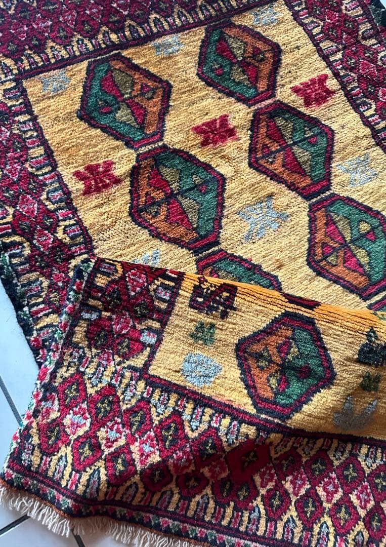 126×74 ヴィンテージラグ　手織ラグ　トライバルラグ