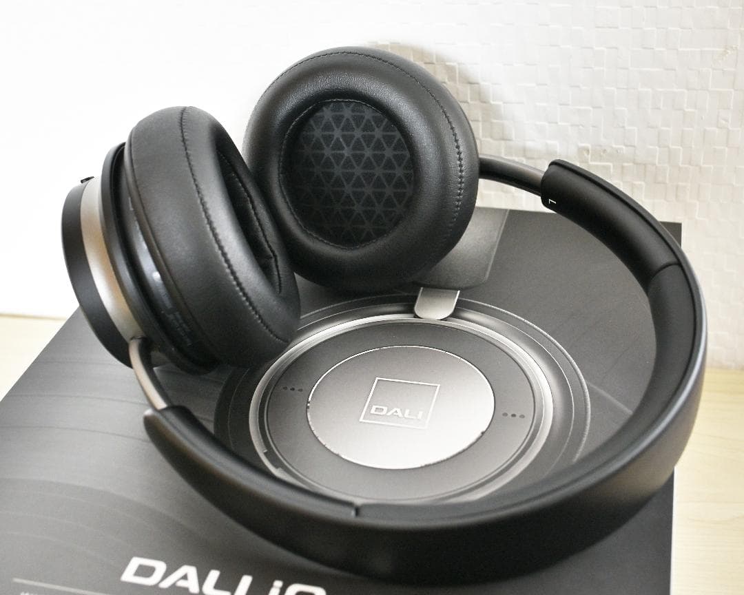 ヘッドホン DALI iO-4