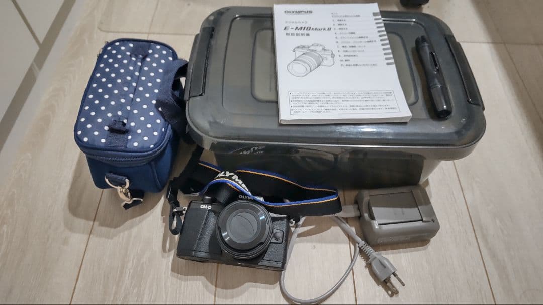 OLYMPUS OM-D　E-M10 markⅡ デジタル一眼レフ　オリンパス