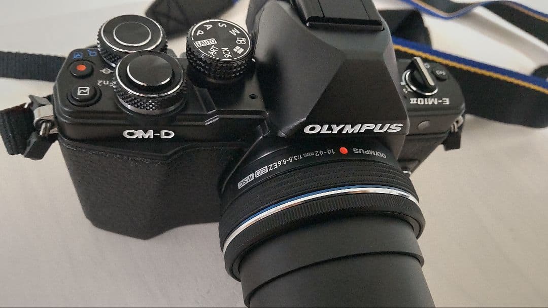 OLYMPUS OM-D　E-M10 markⅡ デジタル一眼レフ　オリンパス