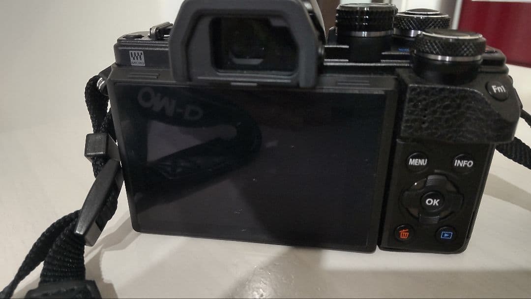 OLYMPUS OM-D　E-M10 markⅡ デジタル一眼レフ　オリンパス