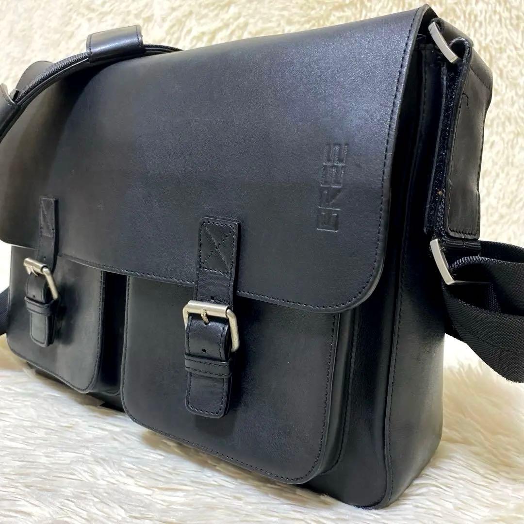 BREE ブラック　本革 メッセンジャーバッグ　肩掛け　斜め掛け　フラップ付き