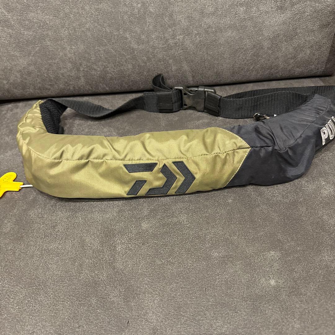 ダイワ DF-WA02型 ライフジャケット グレー