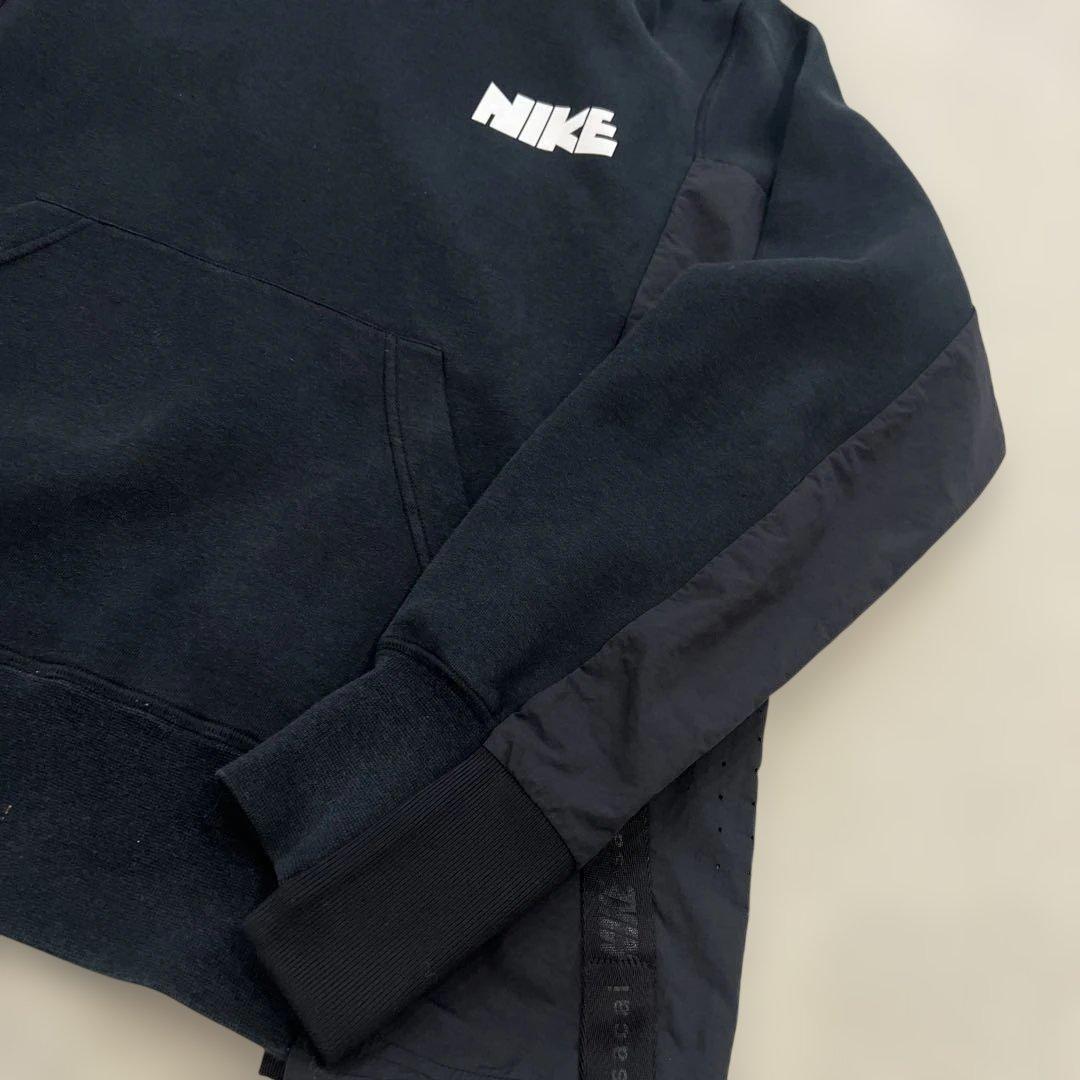 NIKE ✖️sacai ブラック フード付きパーカー　紐なし