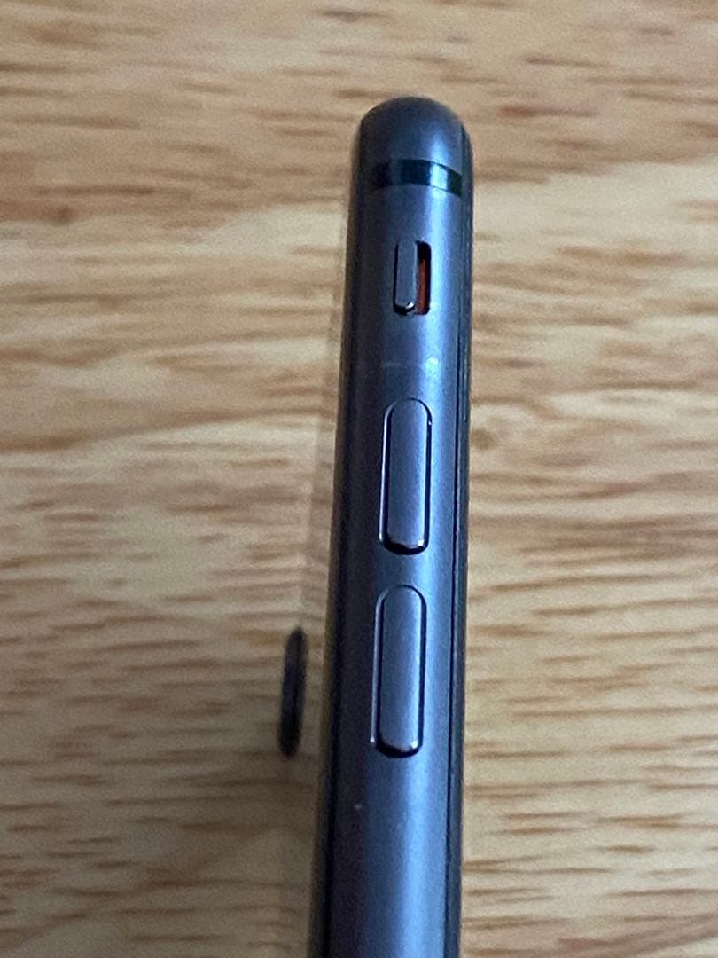 Apple iPhone 8 ブラック64GB