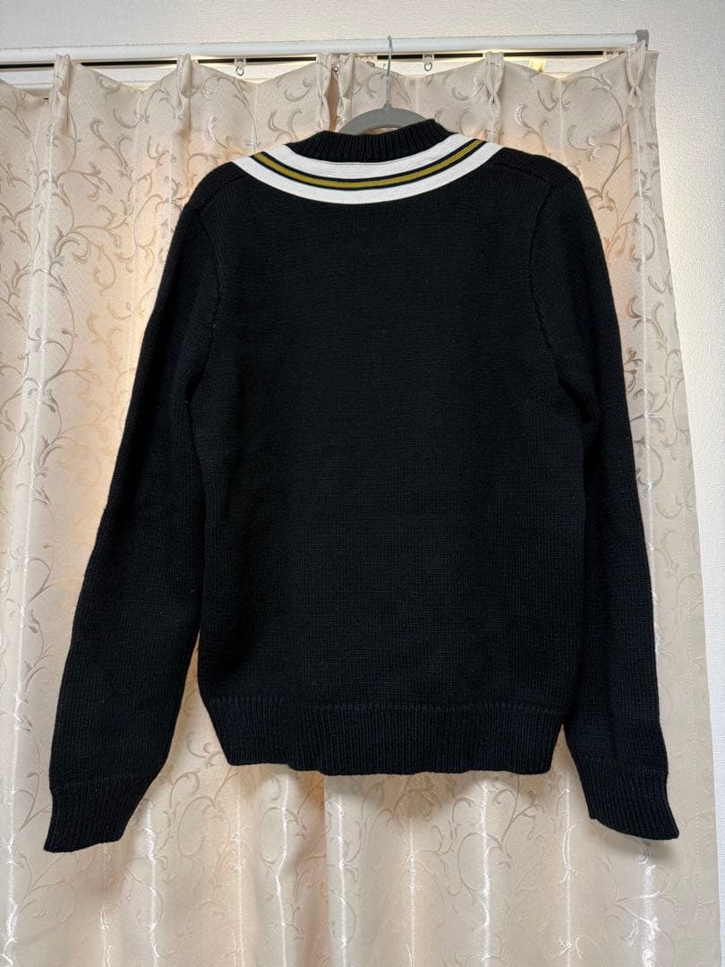 GUCCI ブラック Vネック セーター 蜂刺繍 ユニセックス