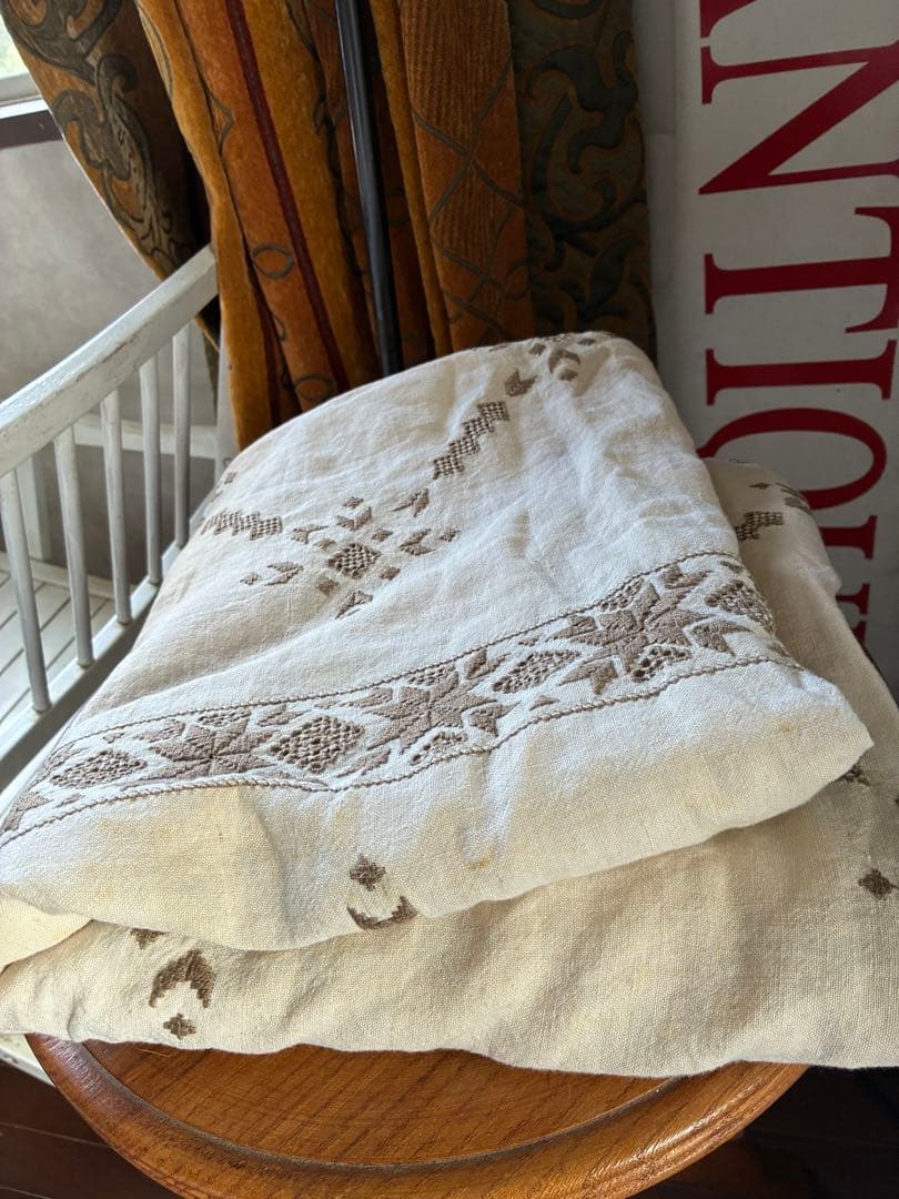フランス　アンティーク　大判カバー　テーブル　ベッド　カバー　クロス　刺繍　B