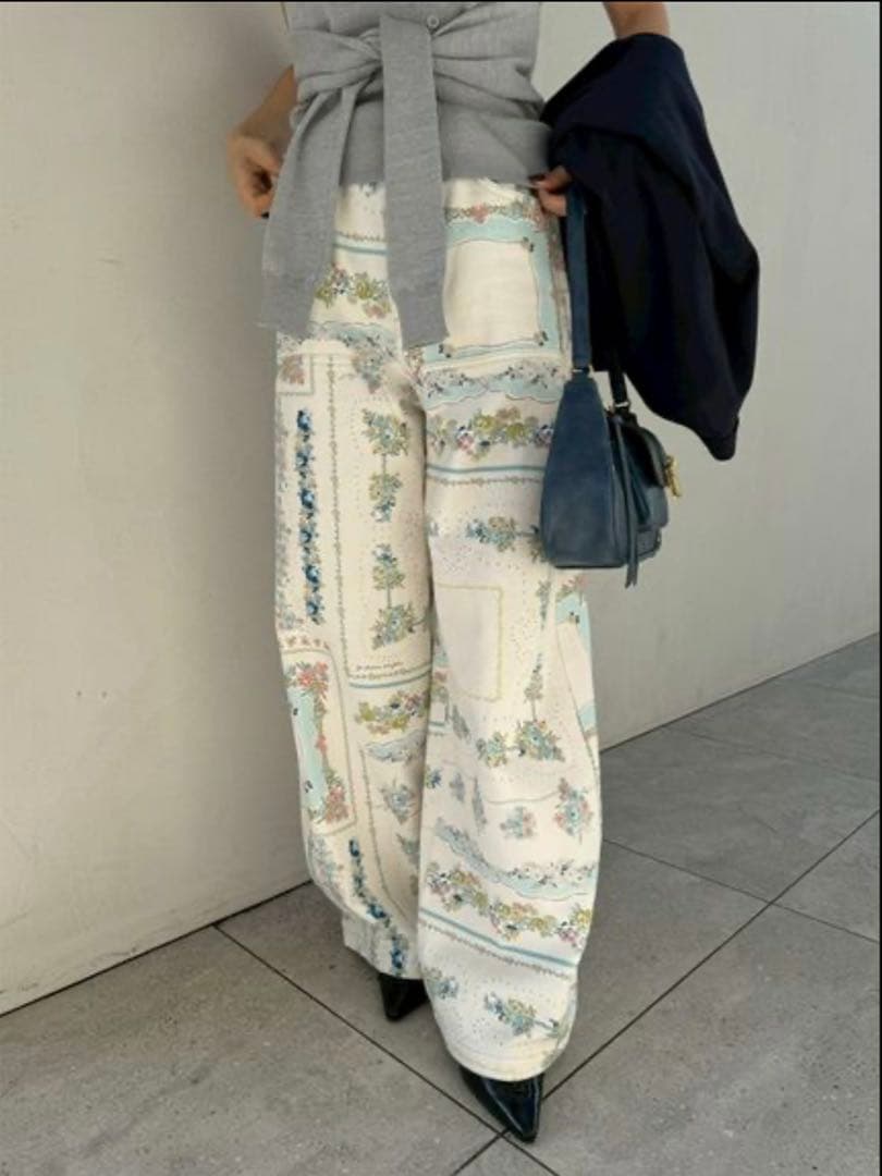 LILYBROWN ダブルニーカーブワイドデニムパンツ 2026春夏