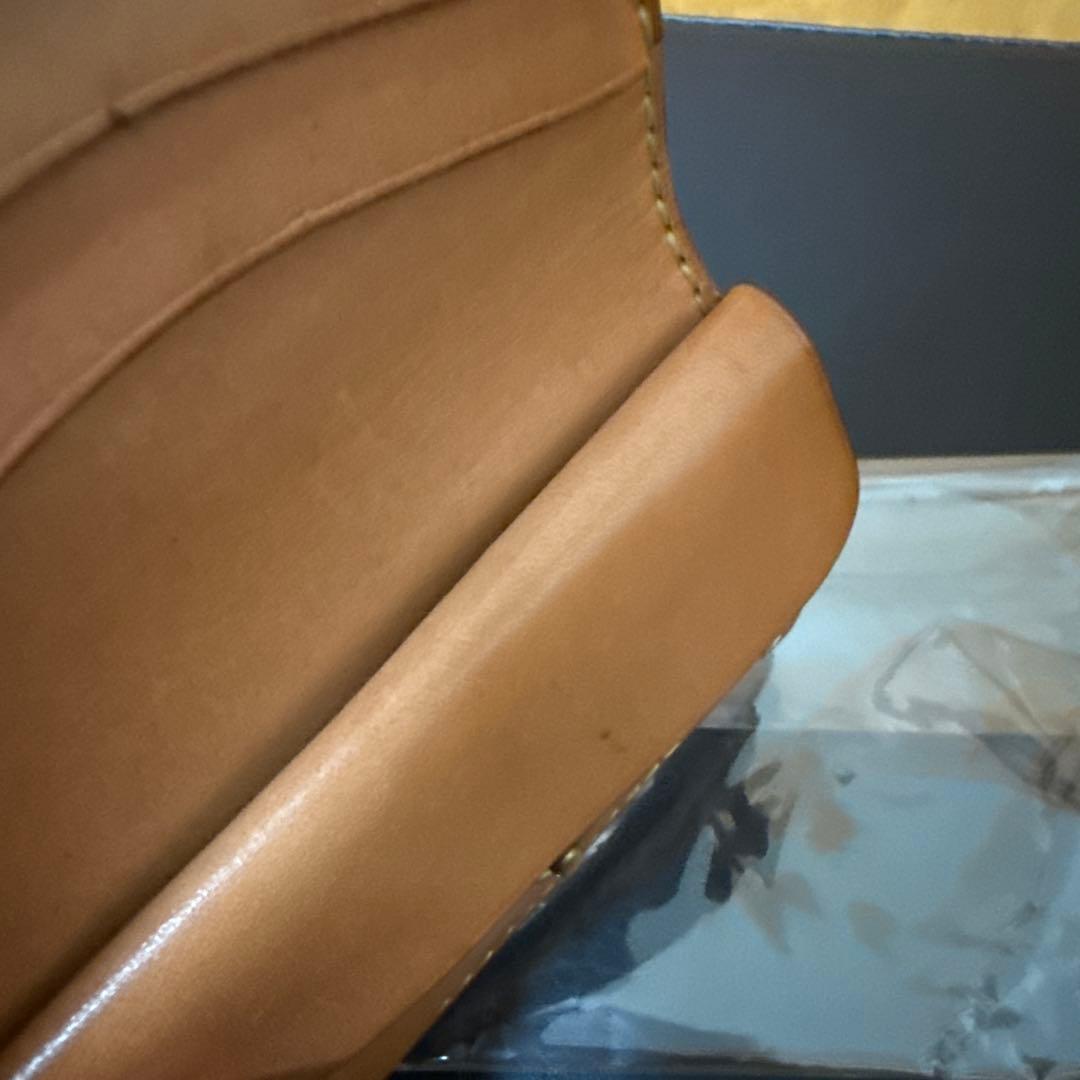 THE CHILD MIND レザーケース 生成り　日光浴済み