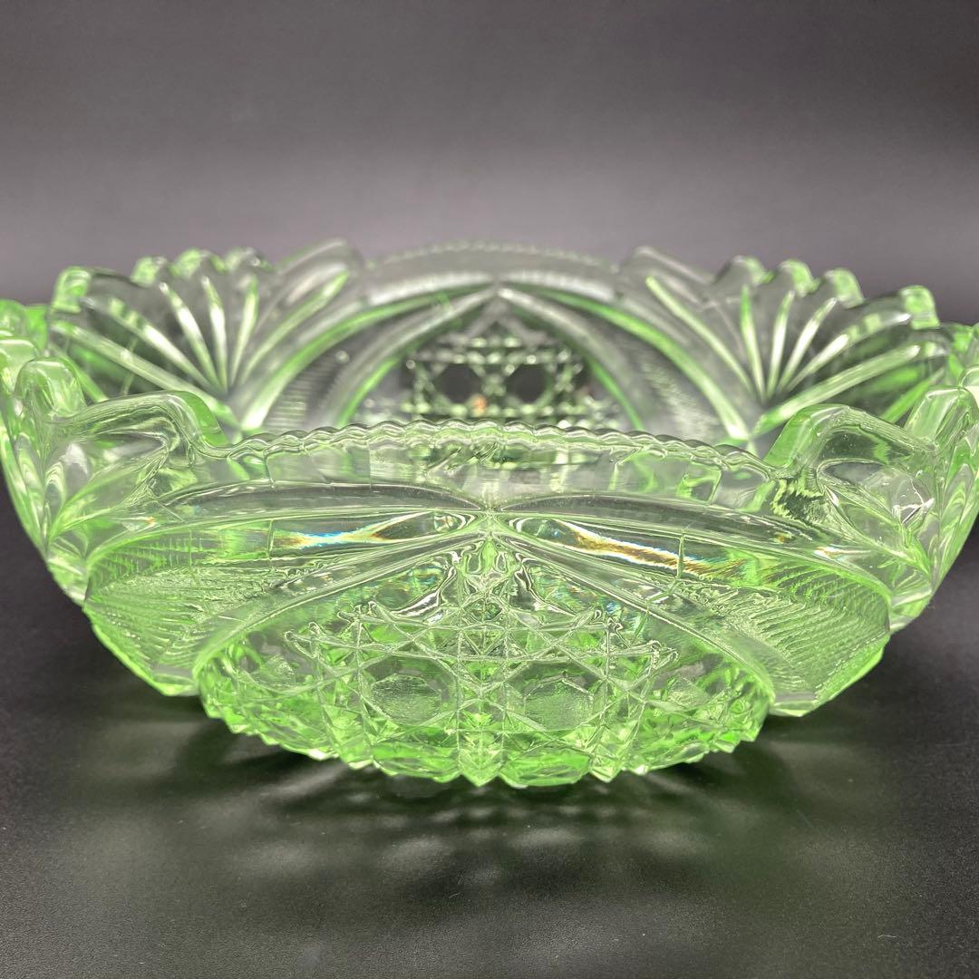 ウランガラス　ガラス鉢　カットガラス　ガラスボウル