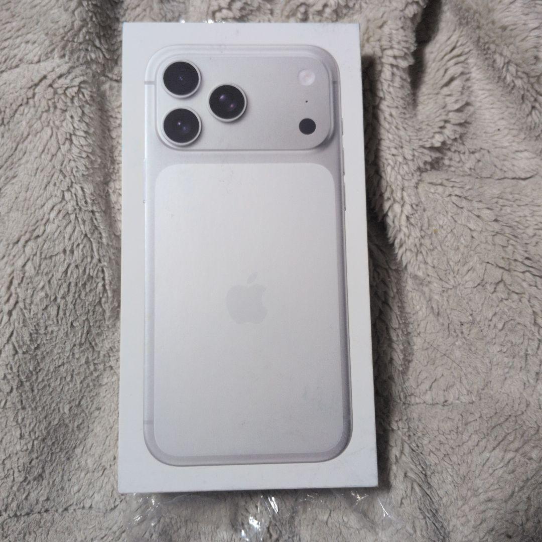 Apple iPhone 17 Pro Max 512GB シルバー 箱付き