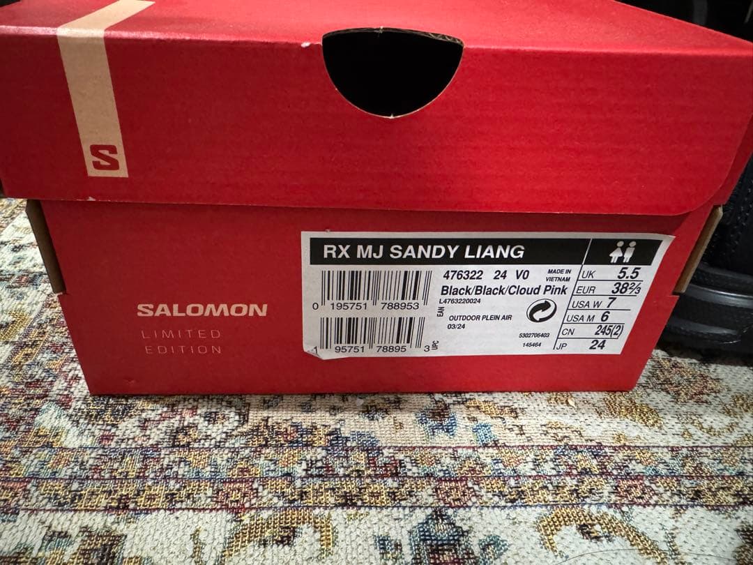 Sandy Liang × Salomon WMNS RX MJ ジェニ着用