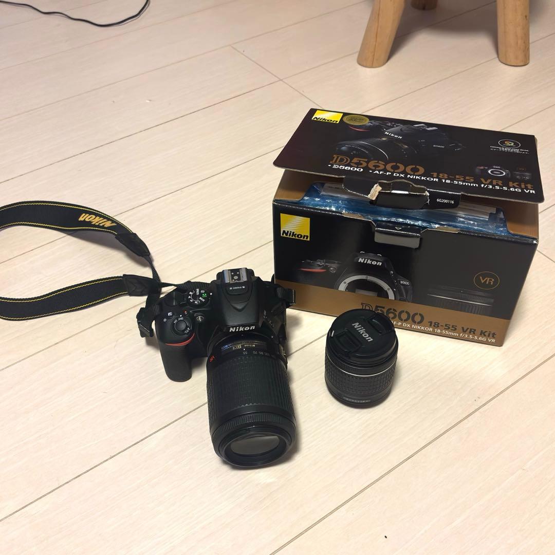 【美品】Nikon D5600 デジタル一眼レフカメラ　ズームレンズつき