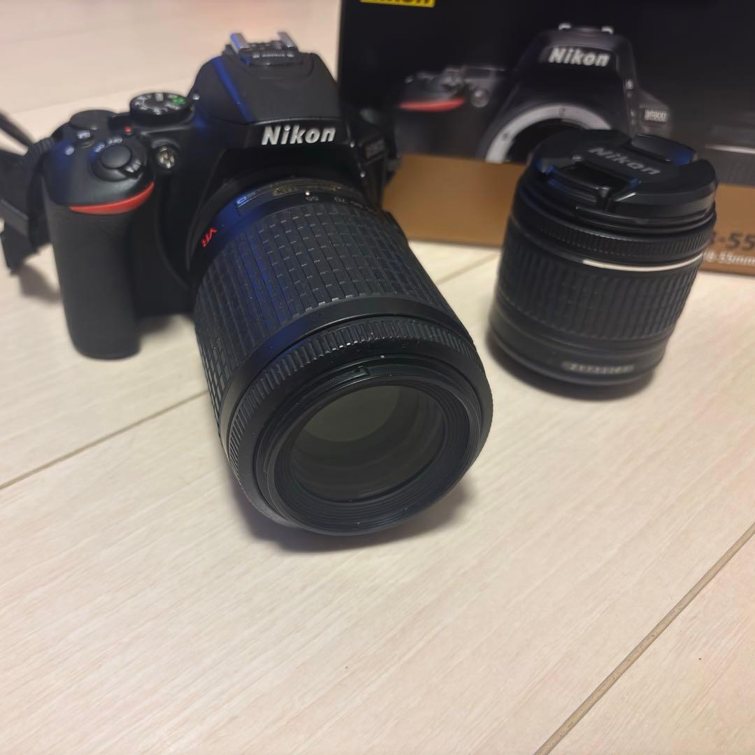 【美品】Nikon D5600 デジタル一眼レフカメラ　ズームレンズつき