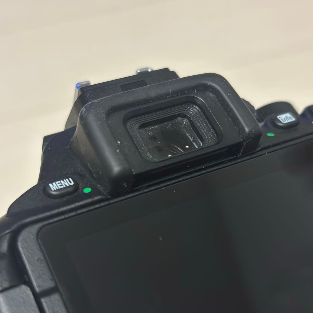 【美品】Nikon D5600 デジタル一眼レフカメラ　ズームレンズつき