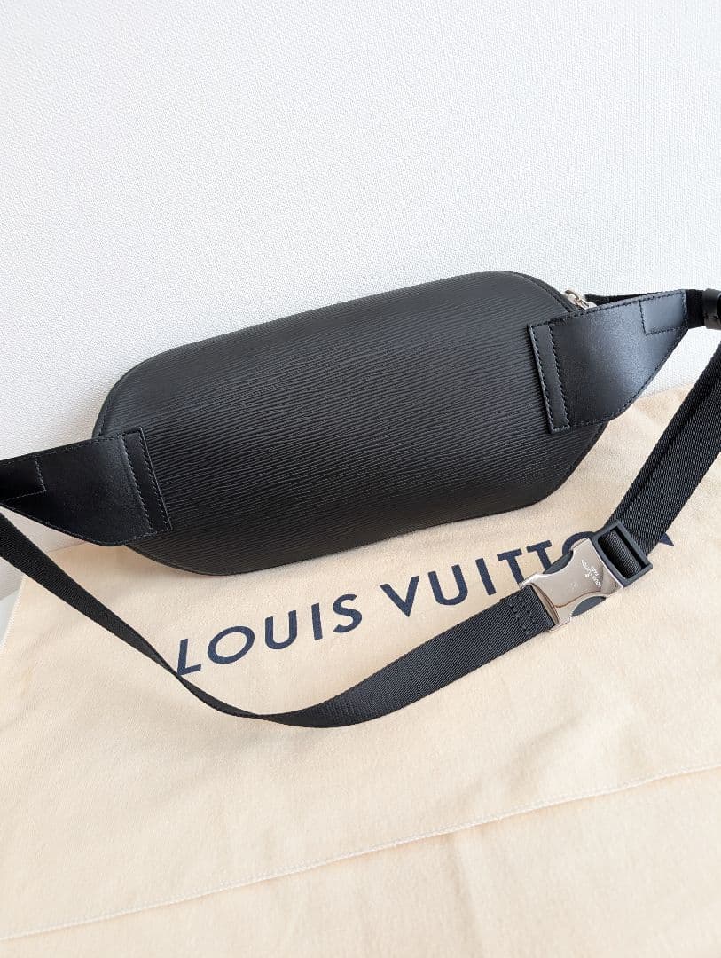 K*G様 ルイヴィトン M53300 エピライン サークル バムバッグ ブラック