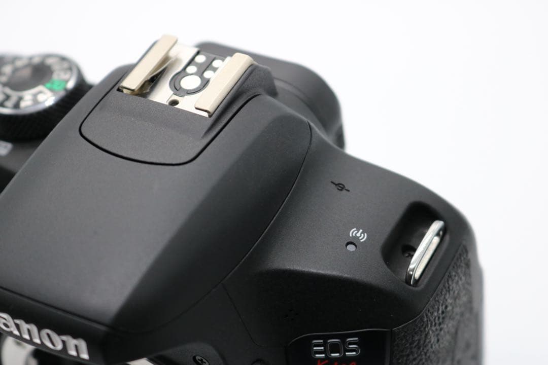 超美品　【Canon EOS Kiss X9i トリプルレンズセット】 安心取引