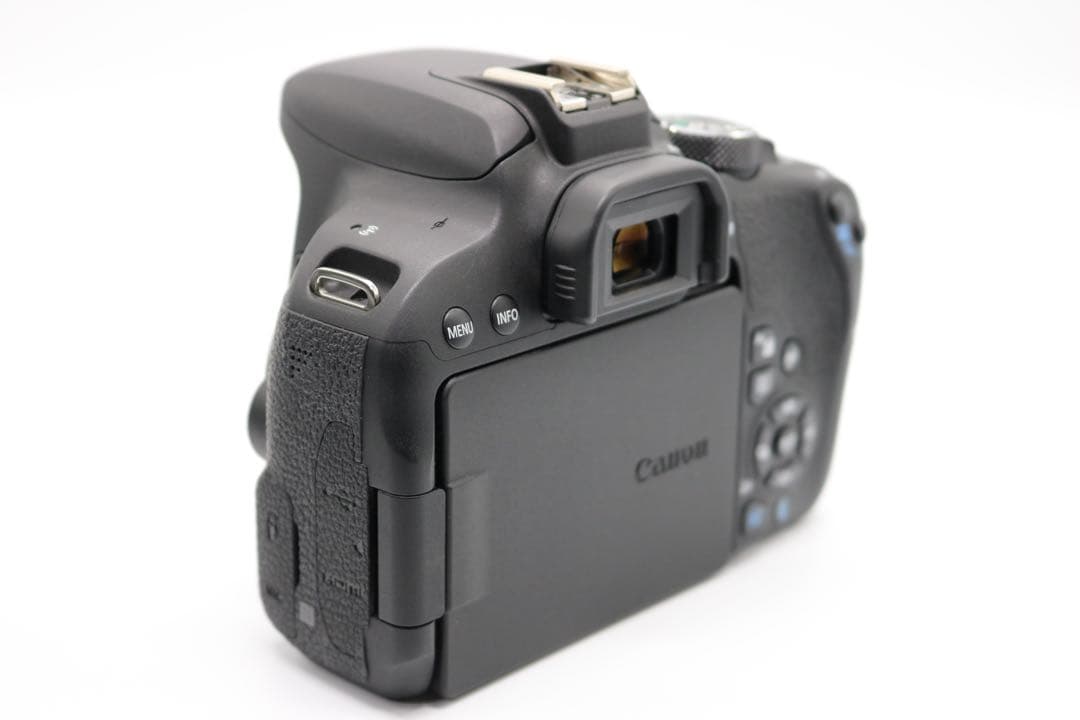 超美品　【Canon EOS Kiss X9i トリプルレンズセット】 安心取引